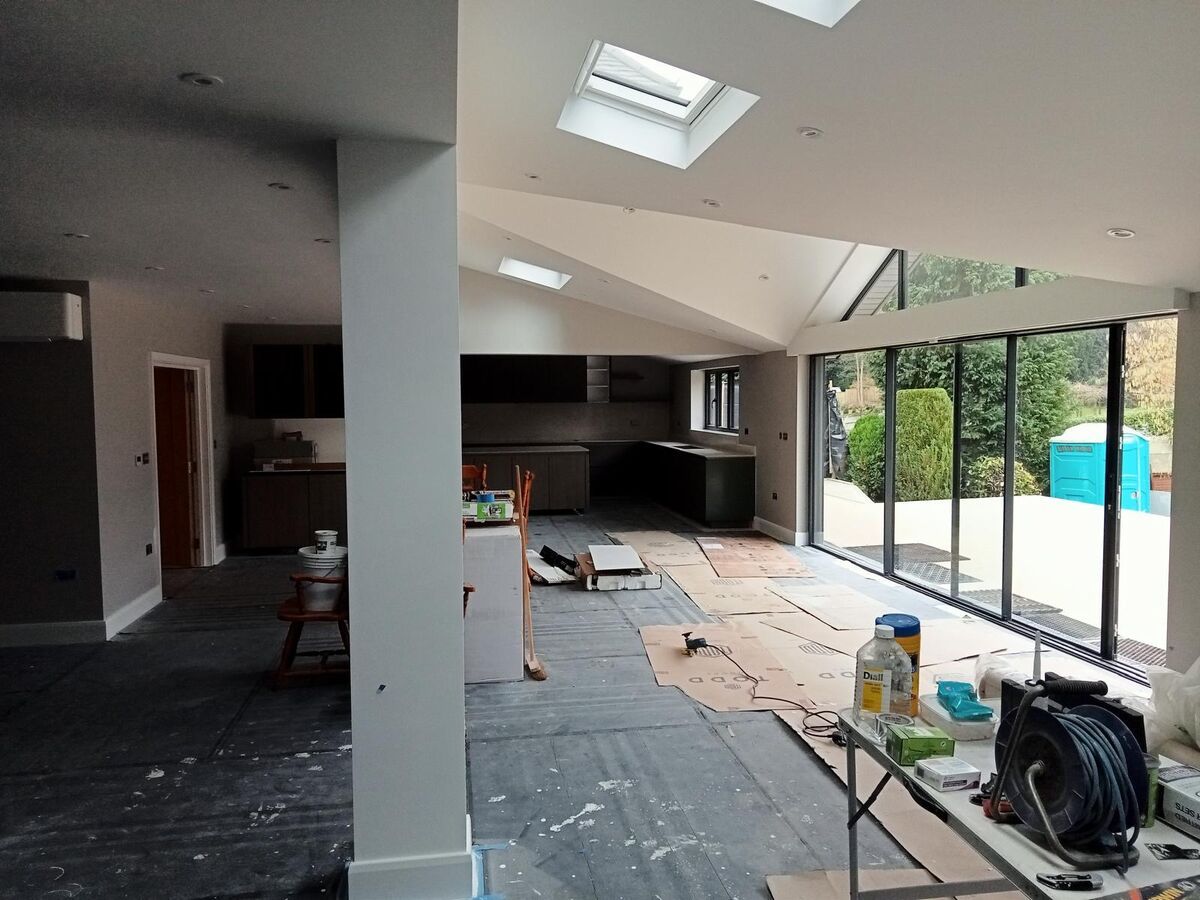 painting and decorating Minories, EC3A